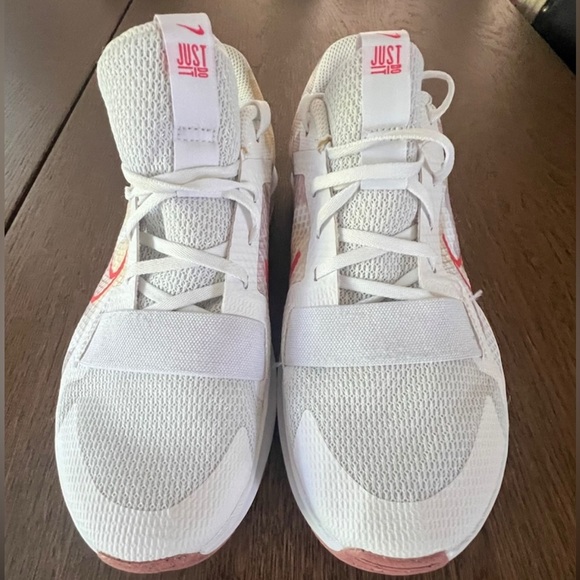 Nike MC Trainer 2 PRM White Red Stardust Womens Size 9.5 DZ1548-100 - Picture 7 of 7